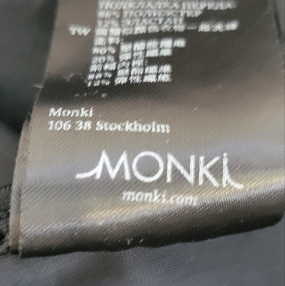 Women's Ruffled One Piece Swimsuit Size EU Large - Picture 3 of 4